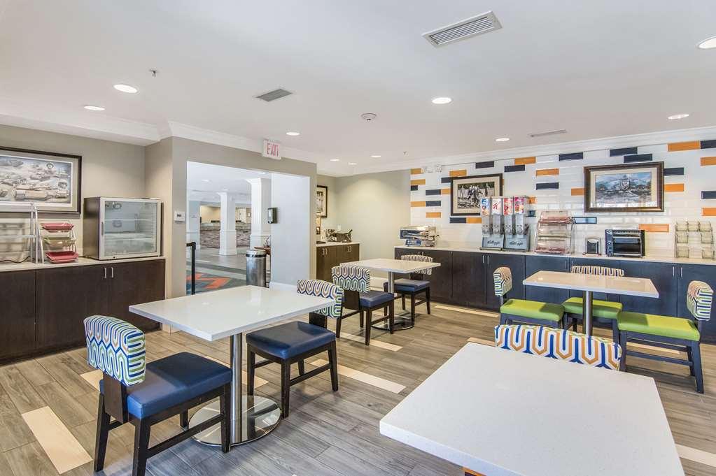 Sleep Inn & Suites Columbus Near Fort Benning Buitenkant foto